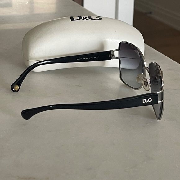 D&G: Sunglasses: 6058 - Picture 6 of 7